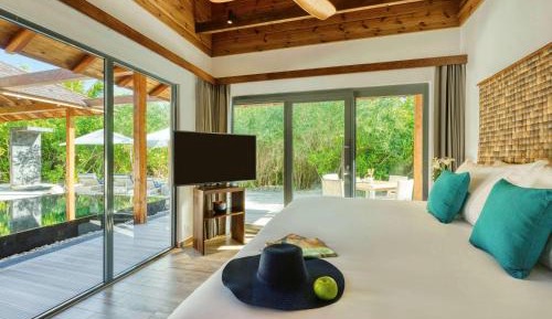 3-Bedroom Beach Pool Residence, Best for large family, 60 mins Spa and floating breakfast complimentary per stay