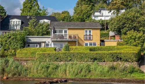 Four-Bedroom Holiday Home