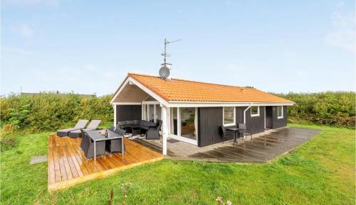 Three-Bedroom Holiday Home 