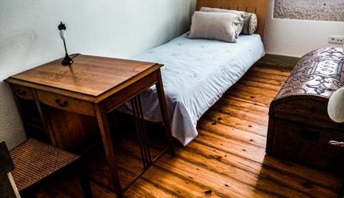 Single Room with Shared Bathroom