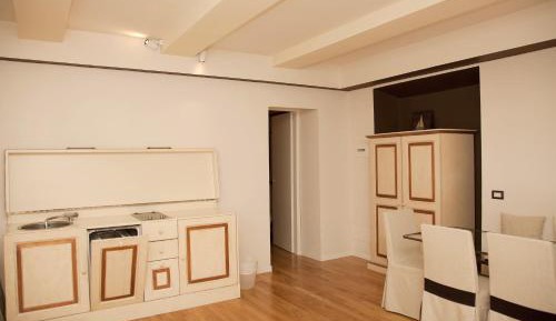 Large One-Bedroom Apartment
