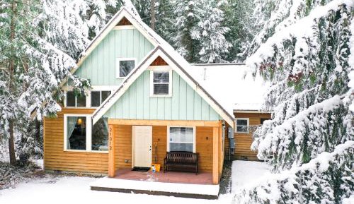 Four-Bedroom Holiday Home