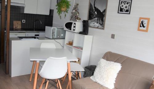Apartment (3 Adults)