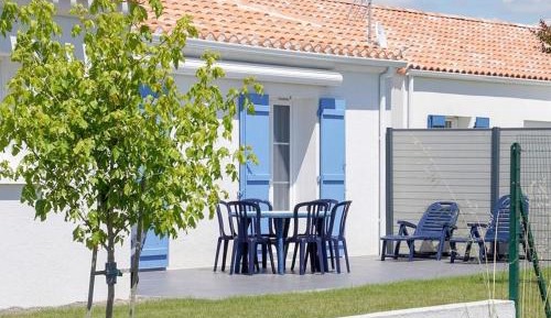 Holiday Home (6 Adults)