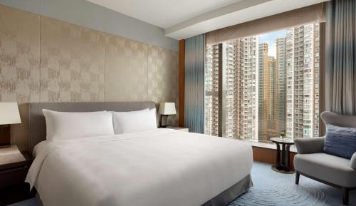 Deluxe King Room with City View