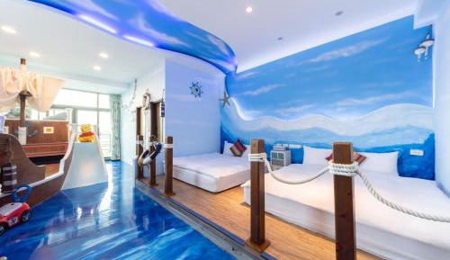 Deluxe Family Suite