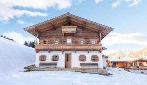 Five-Bedroom Holiday Home
