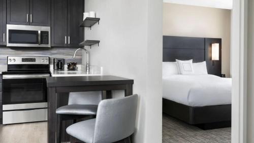 One-Bedroom King Suite with Sofa Bed 