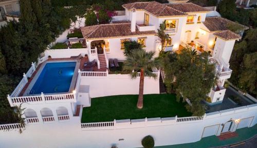 Six-Bedroom House