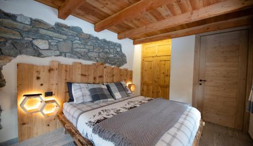 Deluxe Double Room with Shower
