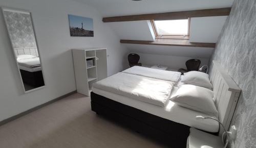 Twin Room with Private Bathroom