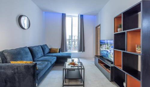 HONORAT - Two-Bedroom Apartment with balcony