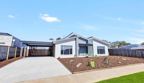 Three-Bedroom Holiday Home 