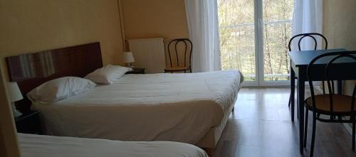 Triple Room with Mountain View