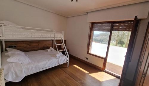 Apartment with Mountain View
