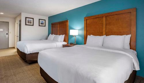 Queen Room with Two Queen Beds - Non-Smoking