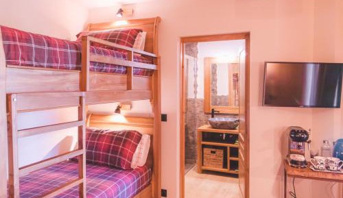Quadruple Room with Mountain View