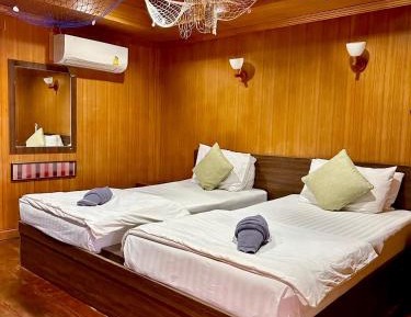 Standard Twin Room with Garden View