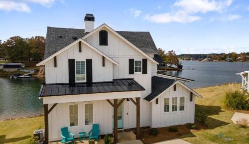 Four-Bedroom Holiday Home