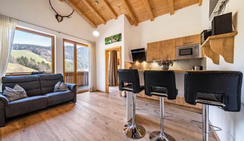 Superior One-Bedroom Apartment with Balcony