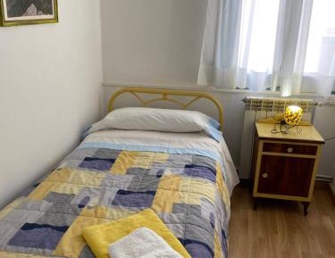 Single Room with Shared Bathroom