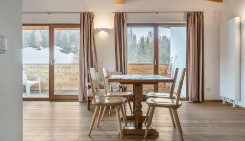 Superior One-Bedroom Apartment with Balcony