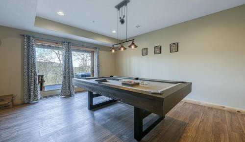 Six Bedroom Holiday Home