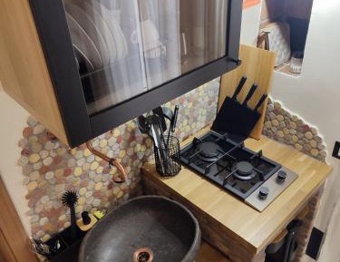 Deluxe Studio