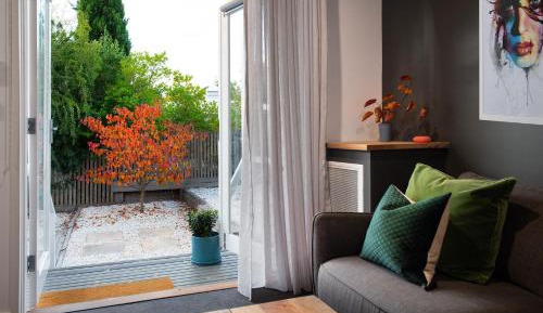 Apartment with Garden View