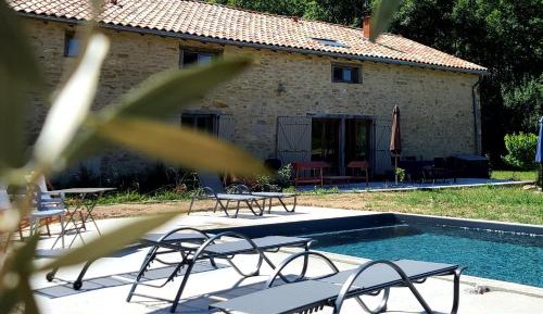 Queen Room with Pool View