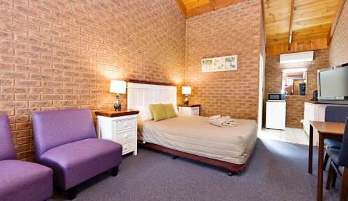Standard Queen Room