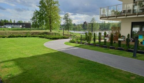 Apartment with Lake View
