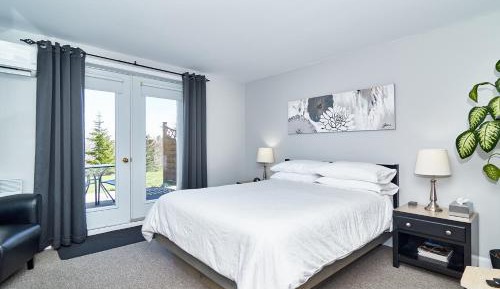 Queen Room with Garden View