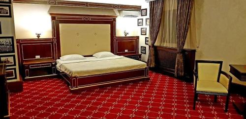 Deluxe Room (2 Adults + 1 Child)