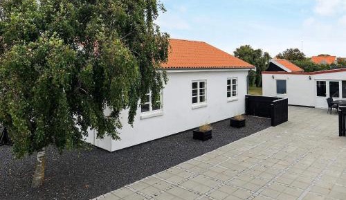 Three-Bedroom Holiday Home 