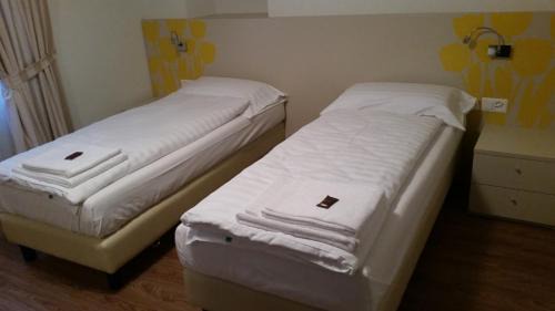 Quadruple Room with Private Bathroom