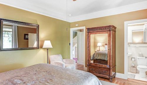 Queen Room