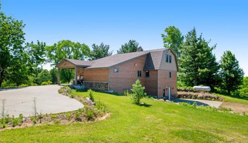 Four bedroom holiday home 