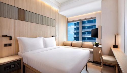 Deluxe High Floor King Room