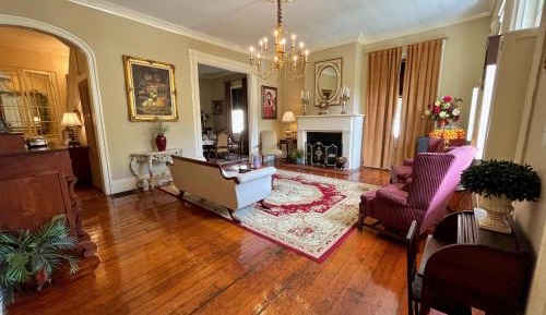 Deluxe King Suite