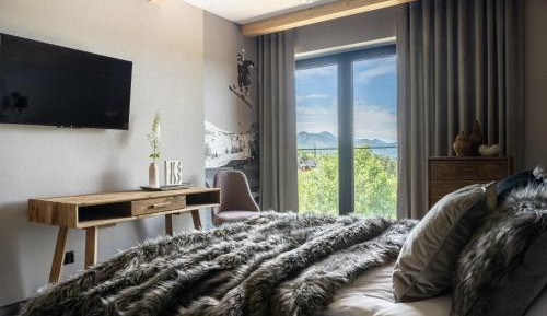 Double Room with Mountain View