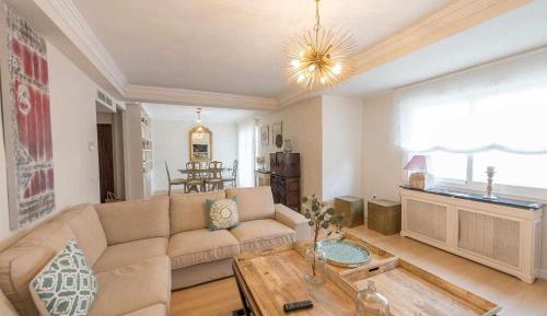 Deluxe Apartment
