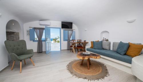 Deluxe Cave Suite with Outdoor Jetted Tub, Sea & Sunset View