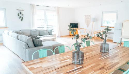 Chalet (10 Adults)