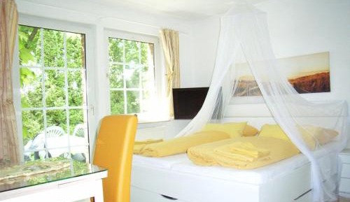 Apartment (2 Adults + 1 Child) with Terrace