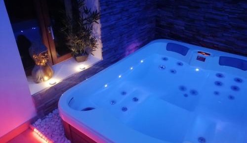 Double Room with Spa Bath
