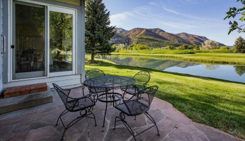 Three-Bedroom Holiday Home 