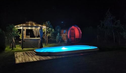 Three-Bedroom House with Jacuzzi