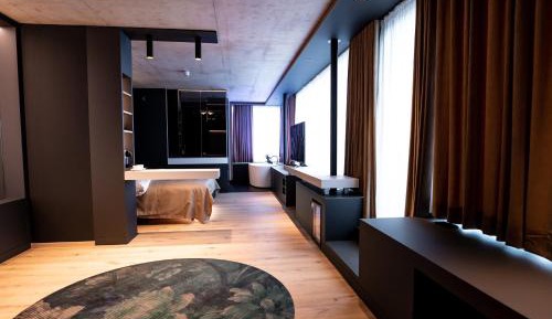 King Suite with Balcony