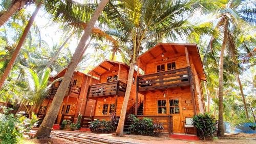 Deluxe Double Room (2 Adults + 1 Child)
